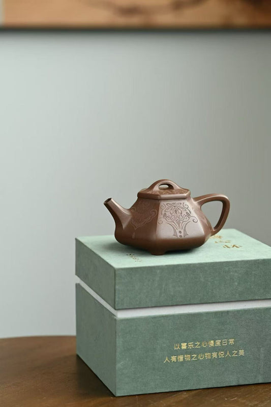 Zi Ye · Fully Handmade / Capacity: 140cc / Private collection of purple clay