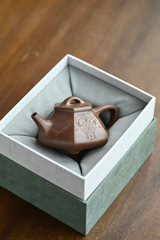Zi Ye · Fully Handmade / Capacity: 140cc / Private collection of purple clay
